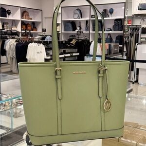 Michael Kors Jet Set Travel Large Leather Top Zip Shoulder Tote NWT LIGHT SAGE